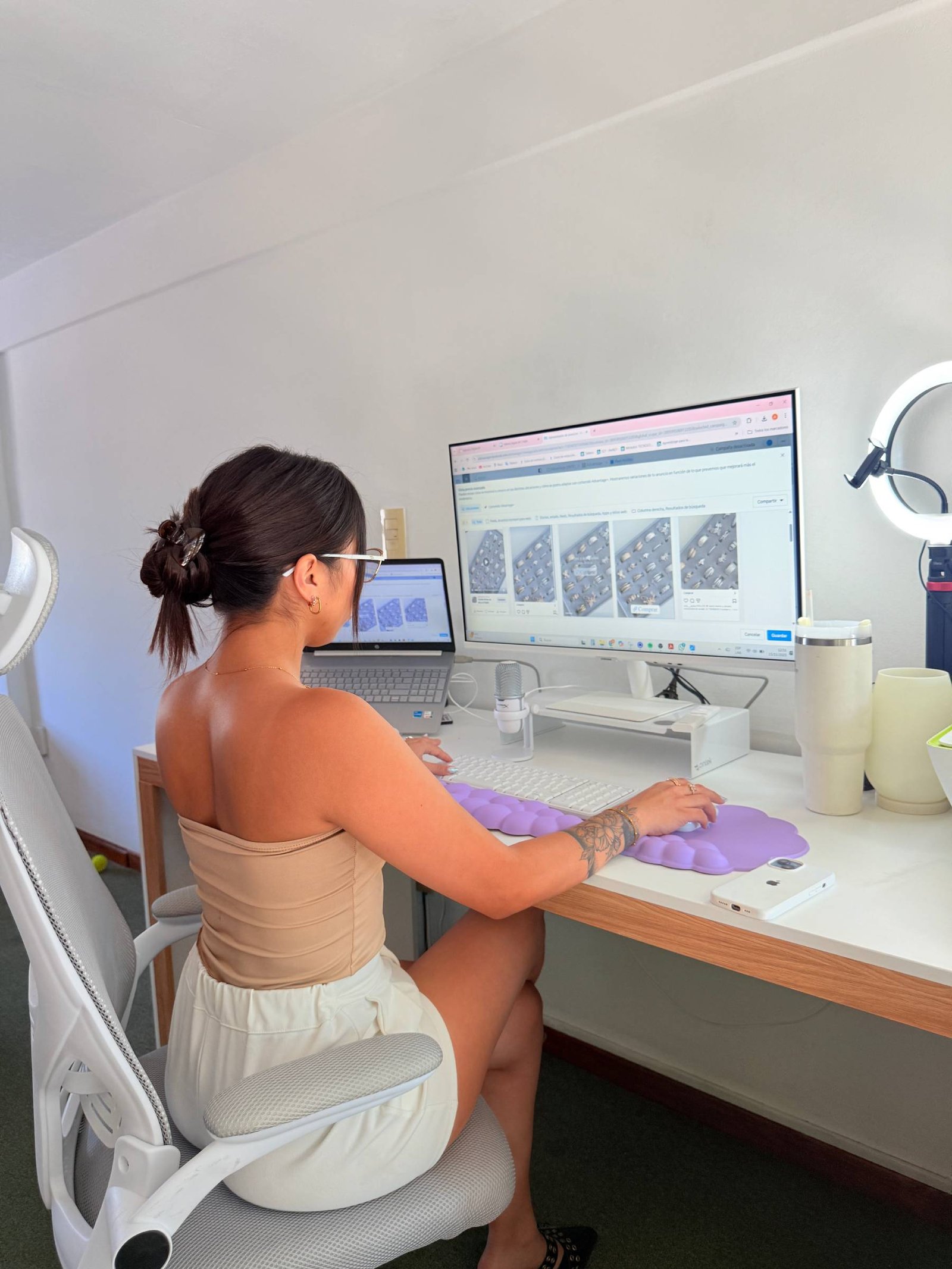 Aye Paredes, publicidad y estrategia.